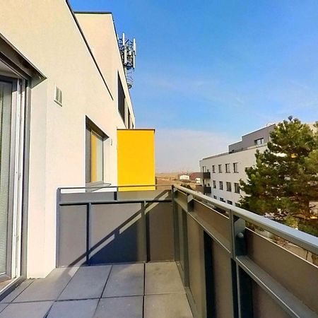 Air-Conditioned 2 Room Apartment, With Terrace, Rovinka, 302 ภายนอก รูปภาพ