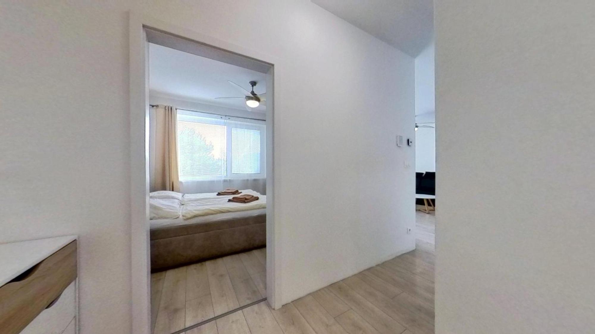 Air-Conditioned 2 Room Apartment, With Terrace, Rovinka, 302 ภายนอก รูปภาพ
