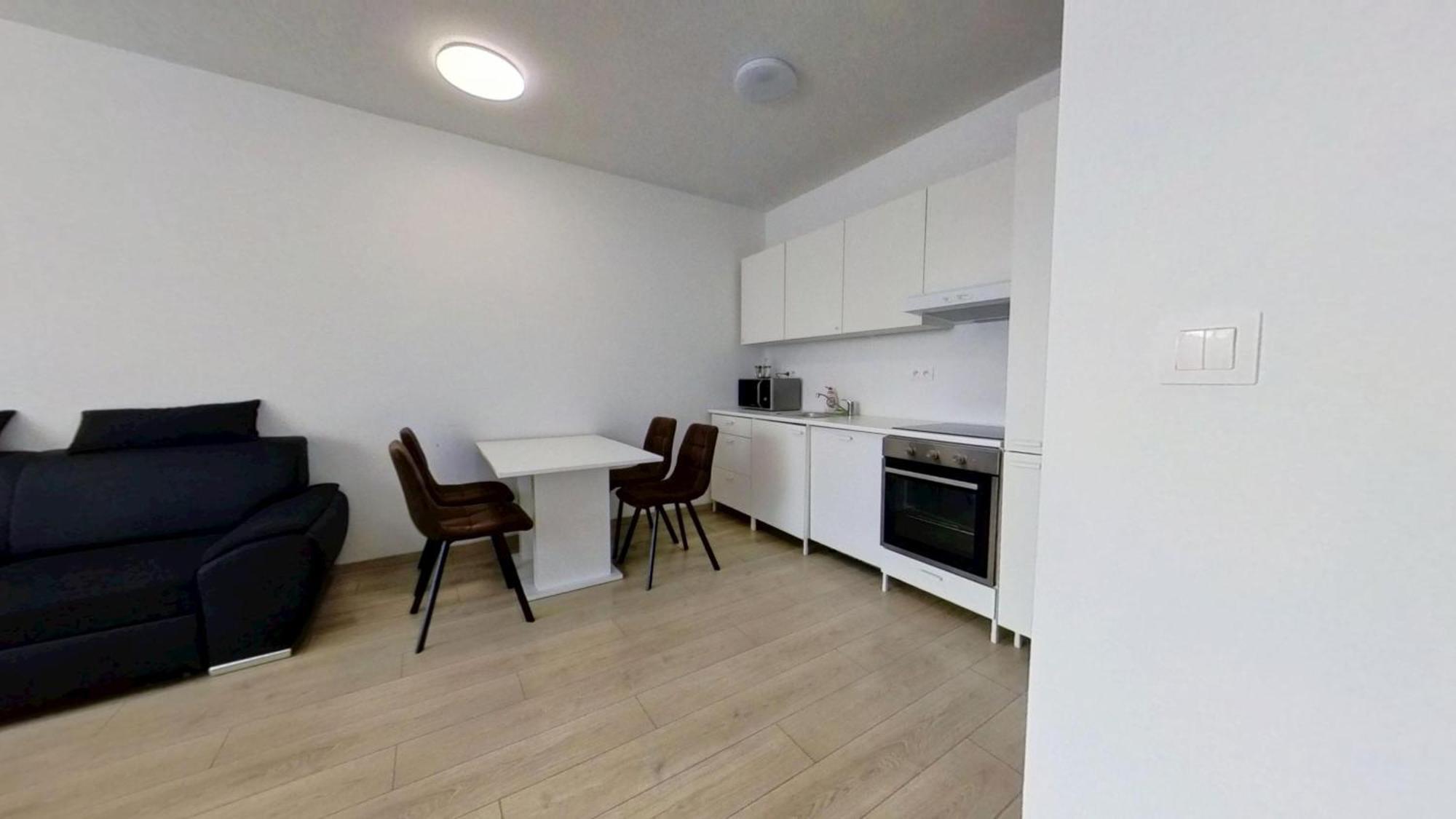Air-Conditioned 2 Room Apartment, With Terrace, Rovinka, 302 ภายนอก รูปภาพ