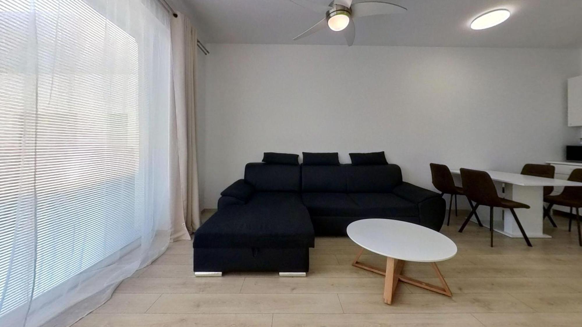Air-Conditioned 2 Room Apartment, With Terrace, Rovinka, 302 ภายนอก รูปภาพ