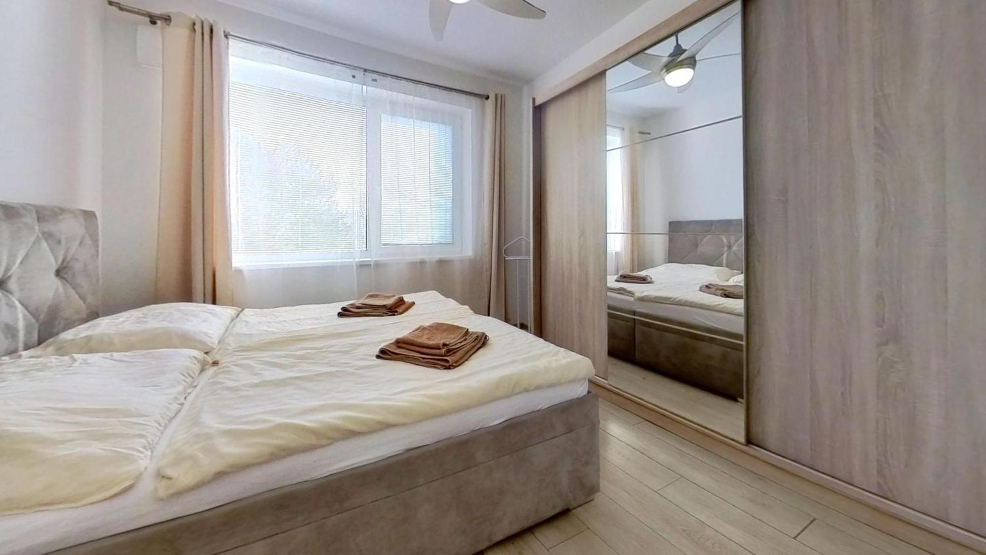 Air-Conditioned 2 Room Apartment, With Terrace, Rovinka, 302 ภายนอก รูปภาพ